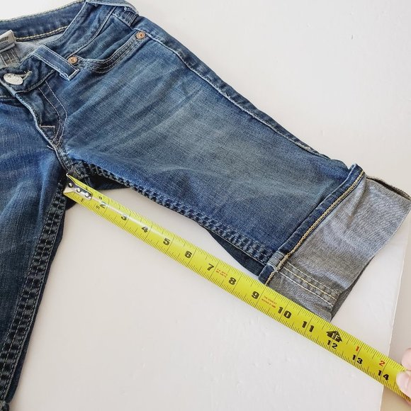 True Religion Bermuda Jean Shorts Size 25 – Light Wash Folded Cuff - Picture 5 of 9